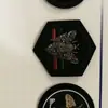 Parche bordado con logo de Velcro para equipo de exterior, etiqueta de banda triangular de color contrastante rojo y negro liehuo3