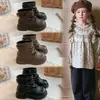 Botines tipo Martin para niña, nueva colección otoño 2026, botines sencillos con suelas suaves antideslizantes, altura hasta media pantorrilla, estilo popular, botines de cuero versátiles para niñas mayores