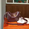 Bolso de Media Luna Personalizado para Comercio Exterior de Piel de Vaca de Primera Capa Curtida al Vegetal, Bolso Sencillo Versátil de Hombro Cruzado para Mujer, Bolso de Cuero Genuino de Media Luna Transfronterizo