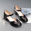 Zapatos de mujer de una sola capa con hebilla 2023 Nuevos zapatos huecos tacón grueso zapatos de verano para mujer zapatos de madre sandalias de malla de punta cerrada