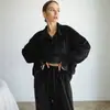 2026 Conjunto de Dos Piezas de Pijama de Encaje de Manga Larga y Pantalón Largo de Terciopelo Coreano Estilo Nuevo Otoño Invierno Europeo Americano Venta al por Mayor Transfronteriza Ropa de Casa Mujer
