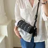 Bolsa Pequena Cilindro Redondo Rebites Estilo de Rua Personalidade Retro Cilíndrica Transversal para Celular Tendência da Moda Ombro Único Axila Bolsa Feminina