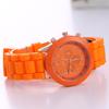 Aliexpress Geneva Silicone Watch, Moderno e Bonito, Colorido Gelatinoso Esportivo Estudante para Mulheres, Transfronteiriço