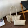 Bolsa Tote de Verão Vazada para Axila Feminina 2026 Novo Modelo de Alta Qualidade Grande Capacidade Bolsa de Mão Mãe-Filha Versátil Bolsa de Ombro