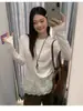 Camiseta Blanca de Manga Larga con Adorno de Encaje, Nuevo Estilo Otoño e Invierno 2025, Corte Ajustado, Moderna, Elegante, Top Versátil