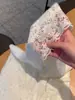 Camisa de Encaje con Capucha de Manga Larga de Uso Rudo Estilo Francés para Mujer, Modelo Nuevo Primavera y Otoño 2026, Top Camiseta Base Interior Único y Súper Elegante