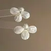 Brincos de Agulha Prata com Diamantes e Pérolas, Design de Borla em Flor, Brincos Estilosos e Luxuosos com um Toque de Alto Padrão