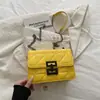 Diseño Retro de Nicho Casual 2026 Nuevo Verano Personalizado Simple Bolso Cuadrado Pequeño Bolso Cruzado para Viajero Bolso de Moda para Mujer