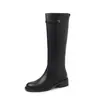Caña ancha~Otoño/Invierno 2026 botas largas vintage hechas de piel de vaca de primera calidad, corte recto, debajo de la rodilla, caña ancha, negras, botas de jinete adelgazantes
