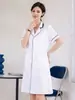Bata blanca Nandinger, ropa de trabajo de doctor, manga corta ajustada, uniforme de enfermera para cuidado de la piel de tatuador, bata de manga larga