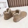Botas de nieve para mujer, con un diseño combinado de cuero y piel, con forro adicional de polar y algodón engrosado para mayor calidez, un nuevo modelo de invierno 2026, y suelas antideslizantes