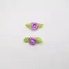 Rosas de Cinta de Satén Coloridas con Hojas Verdes, Flores Pequeñas Hechas a Mano, Accesorios y Materiales DIY para Ropa