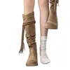Botas de cavaleiro de couro estilo deserto vintage com franjas, saltos grossos, botas longas acima do joelho, botas de salto médio empilhadas que afinam para mulheres