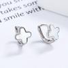 Pendientes de trébol de fritilaria blanca para mujer, diseño de nicho ligero de lujo, pendientes pequeños de plata de ley 925, temperamento, anillo de hueso de oreja, joyería