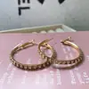 Brincos Distintivos Estilo Europeu e Americano Banhados a Ouro 18k Arco Brincos de Alta Qualidade Luxo Leve Moda Francesa Retro Brincos de Tarraxa Dourados