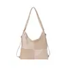 Mochila de Couro Macio Estilo Coreano com Retalhos e Padrão Trançado Nova Bolsa Tote Feminina de Grande Capacidade para o Dia a Dia Crossbody