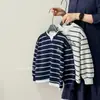 Sudadera Estilo Primavera y Otoño para Niños 2026 Nuevo Estilo Niño Rayas Estilo Coreano Falso Dos Piezas Camiseta Base para Niños Medianos y Mayores Top de Otoño