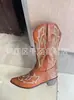 Venda direta da fábrica Outono Novo bordado pontudo Europeu e Americano comércio exterior tamanho 40-48 Botas de Cavaleiro botas femininas botas de salto grosso