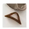 Grampo de Cabelo Triângulo Geométrico de Verão com Textura Grande, Piranha Elegante de Alta Qualidade, Acessório de Cabelo para a Parte de Trás da Cabeça, Novo Estilo Coreano