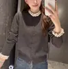 Otoño/Invierno 2026 Nuevo Estilo Holgado Estilo Dulce Cardigan con Cuello de Encaje Fruncido Suéter de Temperamento Chaqueta de Punto Moda para Mujer