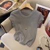 2024 Verão Nova Cor Sólida Manga Voadora Camiseta Feminina High-end Sense Niche Western Style Unique Chic Short Knitted Top