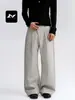 Com calças de terno casuais retro americanas ricas para homens e mulheres, estilo old money, botão inclinado, senso de design, folgadas, com caimento, calças de perna larga listradas