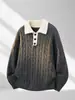 Suéter de gola polo com blocos de cor, outono/inverno 2026, unissex, caimento solto, versátil, trançado, estilo inspirado em dopamina