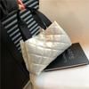 Bolso Bandolera de Algodón Espacial Brillante Bordado de Moda Un Hombro Estilo Casual Europeo y Americano Ropa de Algodón Acolchada Bolso para Mujer Bolsa Burbuja