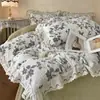 Juego de cama romántico de cuatro piezas estilo francés bordado de terciopelo de leche, engrosado, cálido, antiestático, con funda de edredón de encaje estilo coreano