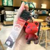 Llavero colgante de oso de color de dibujos animados creativos para pareja, lindo llavero de coche, adornos para bolso, pequeños regalos al por mayor