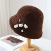 Venta al por mayor 25 Años Otoño e Invierno Nuevo Disparo Real Sombrero de Pescador Engrosado Estilo Extranjero Resistente al Frío Dibujo Animado Lindo Orejas de Oso Felpa