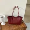 Bolsa feminina de luxo de nicho de alta qualidade, nova bolsa de ombro vintage de verão 2026, bolsa tote de grande capacidade para o dia a dia