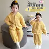 Conjunto de pijama de cardigã com capuz e forro de fleece para meninas, outono e inverno, quente e estiloso, conjunto de duas peças para casa infantil