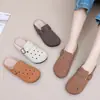 Zapatos Casuales Cerrados Nuevos Versátiles Cómodos para Mujer Venta al por Mayor Regalo Zapatos Suaves para Mamá Zuecos sin Cordones