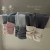 Leggings Macios para Meninas 2026 Novo Estilo Moda Coreana Roupa Externa Calças Coloridas Estilosas para Crianças Calças Longas para Bebê Menina