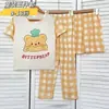 Pijama de Verano para Niños Conjunto de Tres Piezas con Camiseta de Manga Corta, Shorts y Pantalones Largos para Niños y Niñas Ropa de Casa de Dibujos Animados para Niños Pequeños y Medianos Estilo de Dibujos Animados