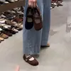 Zapatos Mary Jane Estilo Francés 2026 de una Sola Correa de Gamuza con un Toque de Elegancia, Hermoso Modelo Nuevo, Cómodos Zapatos Planos para Mujer con Suela Suave