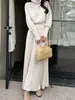 Conjunto de Tricô de Três Peças para Mulheres - Estilo Preguiçoso, Manga Morcego Trançada, Saia de Cintura Alta e Cachecol - Nova Coleção Primavera 2026
