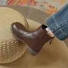 Botines Martin cortos de cuero suave para mujer, nuevo estilo de invierno 2026, forrados de felpa para abrigar, punta redonda, tacón medio, cómodos botines cortos de cuero suave