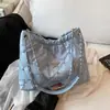 Bolso Cubo de Gran Capacidad con Bordado de Rombos Moda Bolso Cruzado con Cadena de Estrella de Cinco Puntas Elegante Bolso Versátil de Moda para Mujer Venta al por Mayor