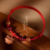 Pulseira de Madeira de Pessegueiro com Caroço para Crianças, Fio Vermelho com Madeira de Pessegueiro e Cinábrio para Proteção e Segurança, Pulseira Anti-Susto do Ano de Nascimento de Adulto