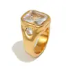 Anillo de Joyería Mengjia Moda Popular Transfronteriza Europea y Americana Simple de Acero Inoxidable Chapado en Oro de 18 Quilates con Circonita Redonda Lateral y Diamante Cuadrado