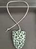Collar con colgante ovalado de cuero transfronterizo, lujo ligero, alta gama, moderno, cadena para suéter simple, accesorio de nicho con diseño único