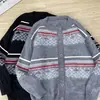 Trajes retrô Fair Isle para casal, nova coleção outono/inverno, suéter listrado de pelo sintético tipo vison, estilo relaxado e casual, cardigã de tricô de corte amplo
