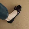 Zapatos de cuero para mujer con bloques de color estilo francés, nuevo modelo otoño 2026, punta cuadrada, tacón grueso, lazo, zapatos de tacón medio vintage