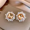 Brincos Redondos de Zircônia Banhados a Ouro Real 18K em Estilo Palaciano, Brincos de Luxo Leve e de Alta Qualidade, Brincos Modernos e Exquisitos