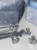 Pendientes de Mariposa Pequeños Súper Brillantes y Coloridos, Gama Alta, Clavos de Titanio para Hélice y Cartílago Auricular, No Necesitan Quitarse para Dormir y Bañarse