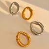 Pendientes de Aro Lisos Vintage Dazan al por Mayor Estilo Europeo y Americano Acero de Titanio Galvanizado con Oro Real de 18K Pendientes Huecos Irregulares en Relieve