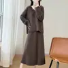 Conjunto de Suéter de Tricô Gola V Espesso de Lã Pura com Mangas Longas e Bordado 3D, Saia de Comprimento Médio, Novidade Outono/Inverno 2026