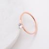 Anillo de Moda de Acero de Titanio de Cuatro Garras con Diamante Solitario Estilo Coreano Simple Ins Elegante Oro Rosa de 18k Malla Fina Popular Anillo de Tendencia para Mujeres